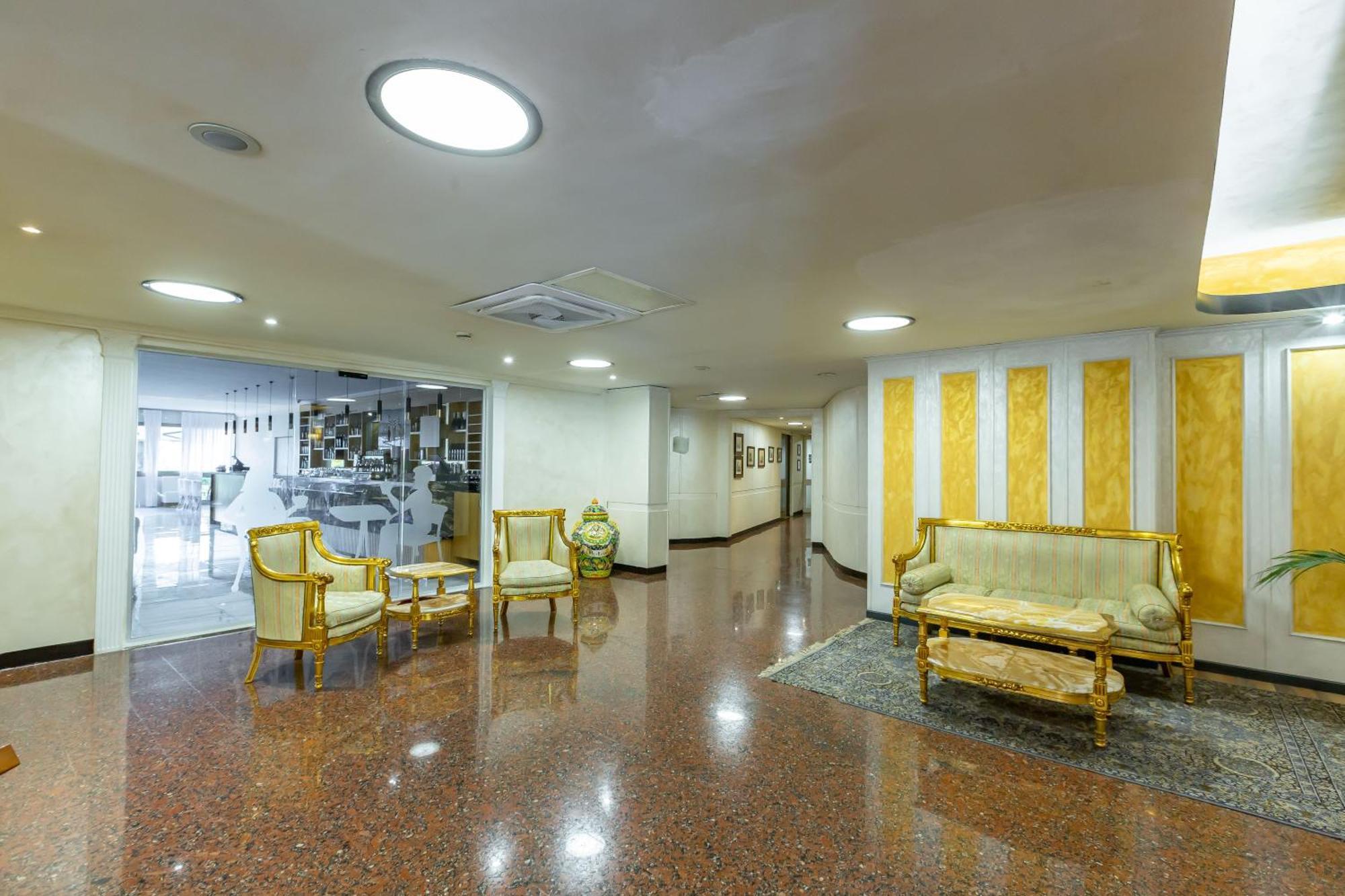 Next Stop From Laura Hotel Ngoại thất bức ảnh